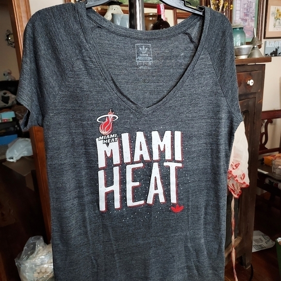Adidas Miami Heat v-neck tshirt women large - Picture 1 of 8